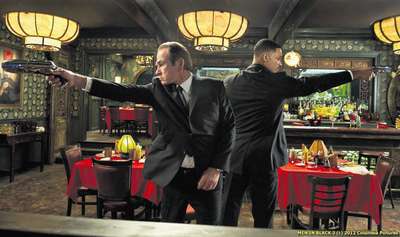 ΟΙ ΑΝΤΡΕΣ ΜΕ ΤΑ ΜΑΥΡΑ 3